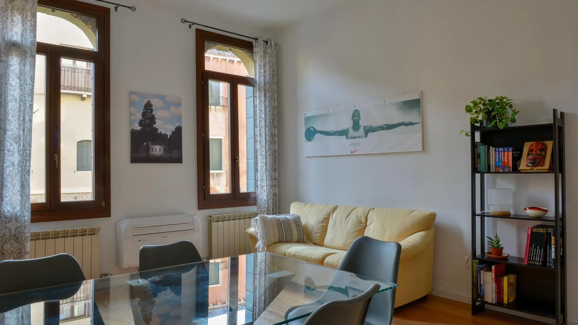 Ca' Dino Venice - Canal View Apartment